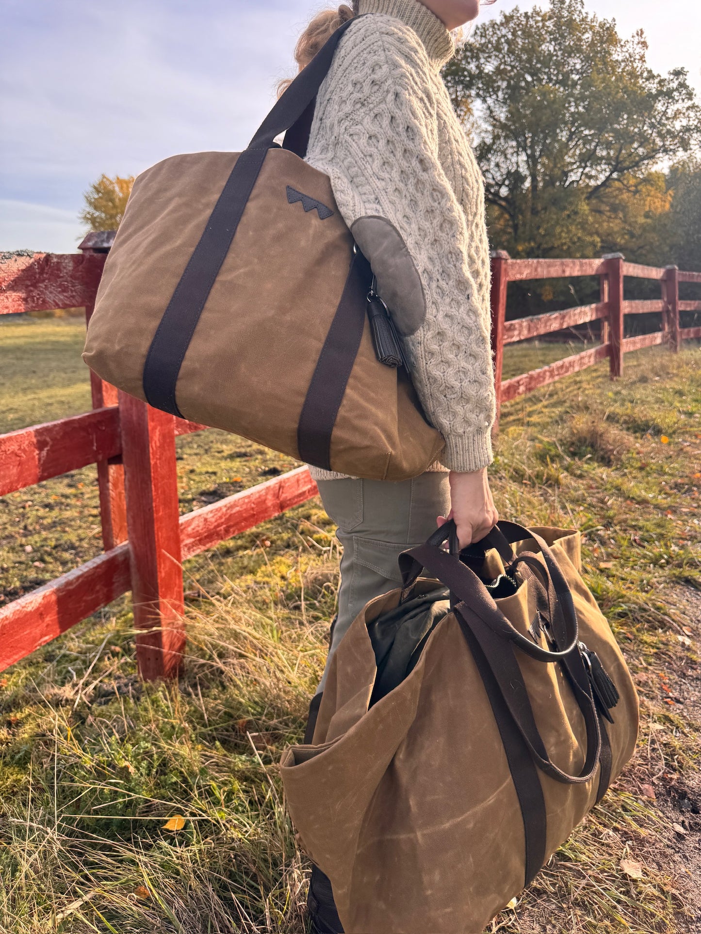 Hay Bag Medium Waxed Cotton Canvas – Fox