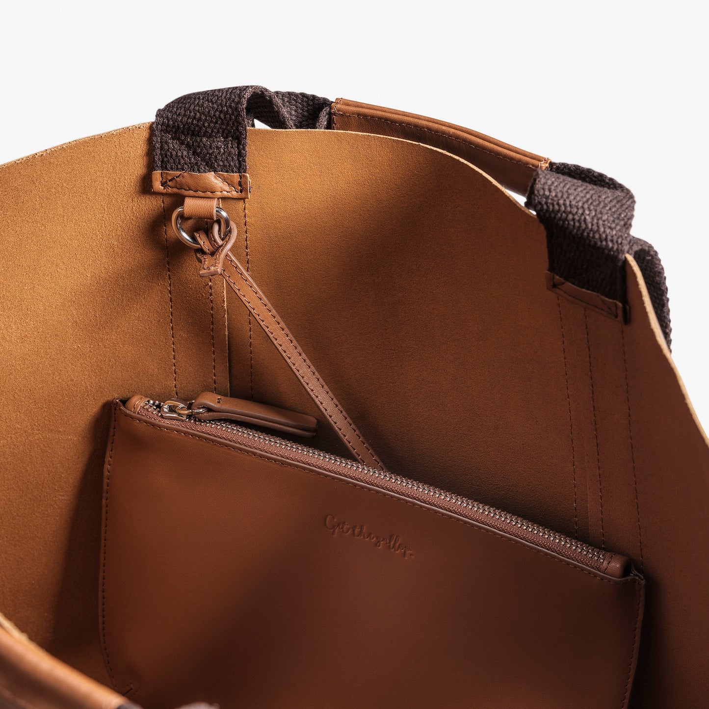 Hay Bag Medium in Leather - Brown